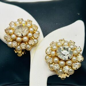 Vintage JudyLee Pearl Rhinestone Clip Earrings